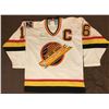 Image 1 : TREVOR LINDEN SIGNED CANUCKS CAPTAIN KIDS HOCKEY JERSEY (XL)