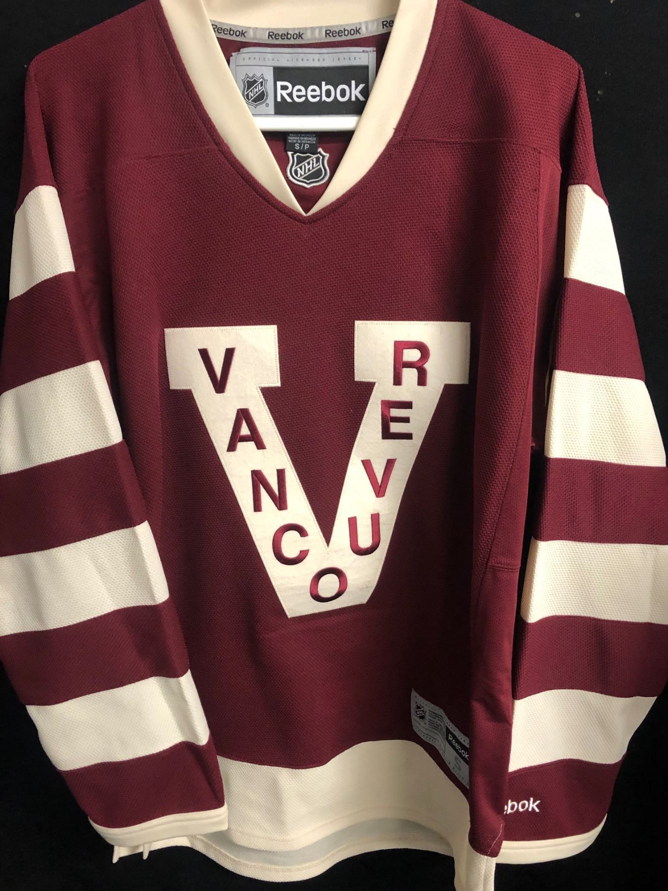 VANCOUVER MILLIONAIRES HOCKEY JERSEY (SMALL)