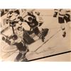 Image 2 : SAMSUNG PROMOTIONAL FRAMED PICTURE 16X20 SIGNED BY BOBBY ORR
