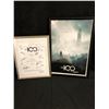 Image 1 : "THE 100" CAST SIGNED SHOW SCRIPT COVER WITH FRAMED PRINT
