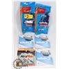 Image 1 : LOT OF GILLETTE RAZORS AND RAZOR 3 CARTRIDGES.