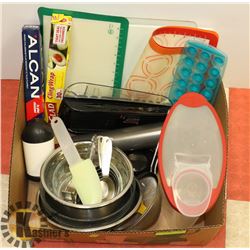 BOX W/BAKING ACCESSORIES INCL.