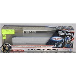 TRANSFORMERS OPTIMUS PRIME TOY.