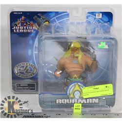 JUSTICE LEAGUE AQUA MAN BUST FIGURE.