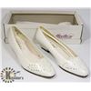 Image 1 : WOMEN'S ANGEL BLANC SHOES (SIZE 6 1/2)