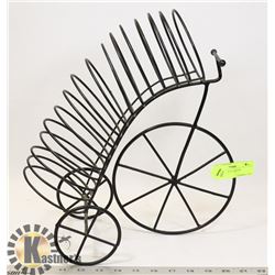 VINTAGE BICYCLE DECOR.