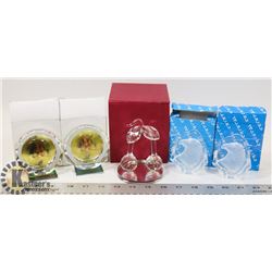 ASSORTED LOT OF CRYSTAL DISPLAYS.