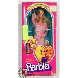 KISSING BARBIE