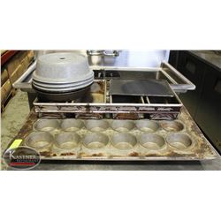 LOT OF BAKING PANS INCLUDING: MUFFIN PAN, LOAF PAN