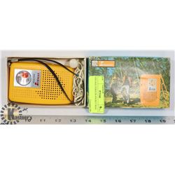 VINTAGE STRAUSS POCKET RADIO