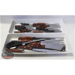 LARGE LOT OF KITCHEN KNIVES W/ 12 PLUS PARING