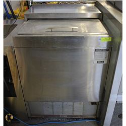 PERLICK REACH-IN 8340UL GLASS FOSTER / CHILLER