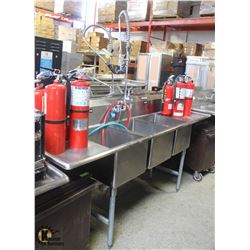 ELKAY S.S.P. 3-WELL S/S DUAL-RUNOFF SINK W/