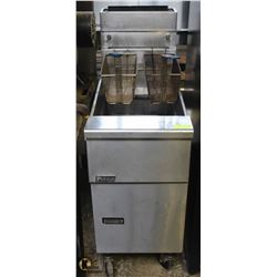 PITCO NATURAL GAS DUAL-BASKET DEEPFRYER