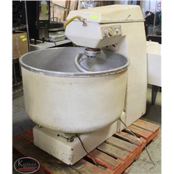 EBERHARDT LARGE CAPACITY COMMERCIAL MIXER W/ DOUGH