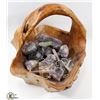 Image 1 : WOODEN BASKET FULL OF AMETHYST AND 2 NECKLACES.
