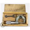 Image 1 : VINTAGE VIS MICROMETER 0-1" .0001" IN WOODEN CAS