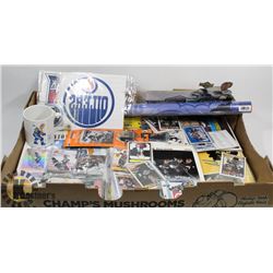 LOT OF WAYNE GRETZKY COLLECTIBLES INCLUDING HOCKEY