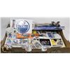 Image 1 : LOT OF WAYNE GRETZKY COLLECTIBLES INCLUDING HOCKEY