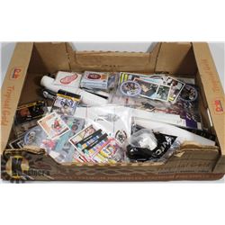 LARGE FLAT OF HOCKEY COLLECTIBLES INCLUDES WAYNE