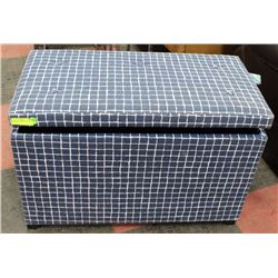 BLUE STORAGE TRUNK 33"X18"X21".