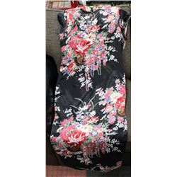 ARTEMIS BLACK AND FLORAL SIZE XXXL SHORT SLEEVE
