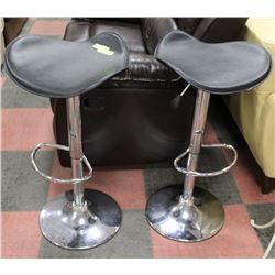 PAIR OF BLACK LEATHERETTE & METAL HYDRAULIC STOOLS
