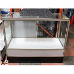 GLASS DISPLAY CASE, 48"X22"X39.5".