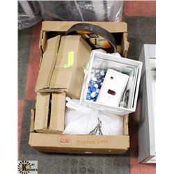 FLAT OF ASSORTED KITCHEN ITEMS.