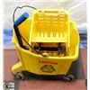 Image 1 : COMMERCIAL MOP BUCKET WITH WRINGER