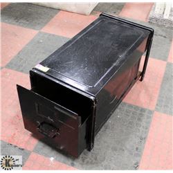 VINTAGE METAL SINGLE DRAWER FILING CABINET