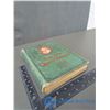 Image 1 : Hardcover "The Life of Queen Victoria" Memorial Edition Book