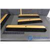 Image 2 : (4) Broom Heads