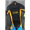 Image 2 : (2) Wetsuits & Flippers