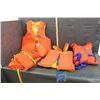 Image 1 : (4) Life Vests