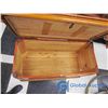 Image 2 : Wooden Trunk