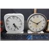 Image 2 : (4) Vintage Alarm Clocks and Door Bell