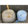 Image 4 : (2) Enamel Pots