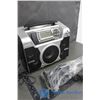 Image 2 : Portable Sirius Radio With Accessories