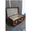Image 1 : Vintage Suitcase