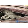 Image 6 : Travel Bag & Vintage Iron