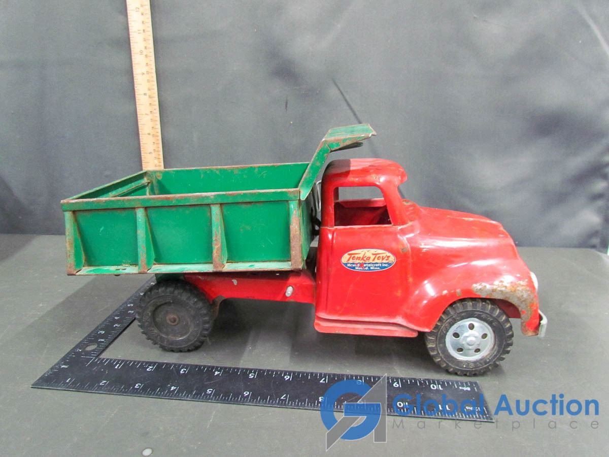 Vintage Metal Tonka Dump Truck