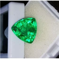 BEAUTIFUL CERTIFIED 7.55CT COLOMBIAN EMERALD