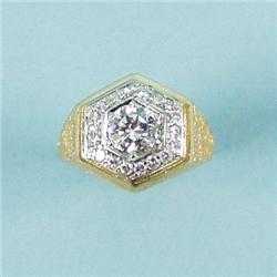A gentlemen's 14 kt. gold and diamond ring. Set w