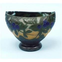 ART NOUVEAU - DAUM, NANCY. " Prunellier". An impo