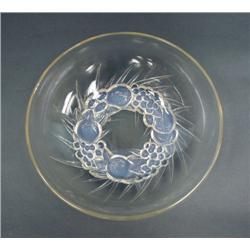 R. LALIQUE - "MONT - DORE. An opalescent and clea