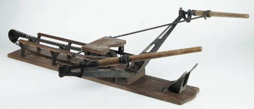 EARLY ROWING MACHINE