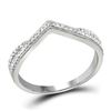 Image 1 : Diamond Chevron Band Ring 1/8 Cttw 10kt White Gold