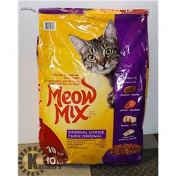 10KG OF CAT FOOD.