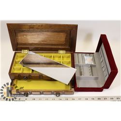 PAIR OF SMALL JEWELLERY BOXES.